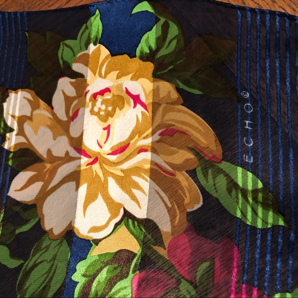 Echo Floral Scarf - Picture 4 of 4